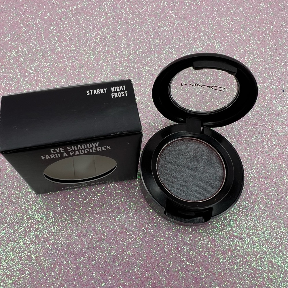 Frost eyeshadow in color starry night